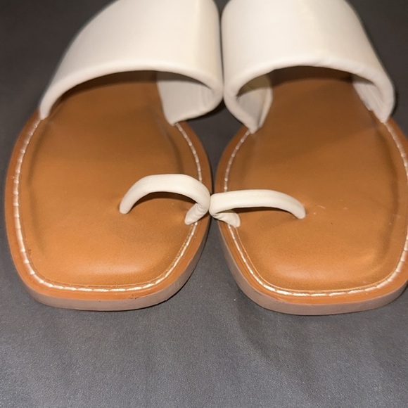 Crown & Ivy slip on sandals. Off-white color Size 10M. Soft and padded - Picture 3 of 4
